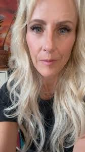 Rosie Kahn's Instagram, Twitter & Facebook