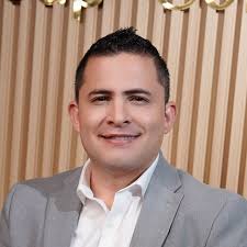 Alejandro de la Rosa (@alejandrodelarosaofficial) • Instagram photos and  videos