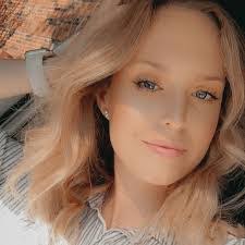 Savanna Taylor's Instagram, Twitter & Facebook