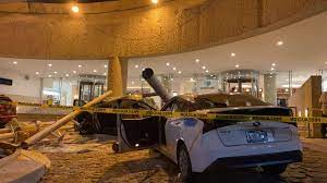 Mexico city — a powerful earthquake struck southwestern mexico on tuesday night near the resort town of acapulco, killing at least one person, authorities said. A94vr5d8k Qtem