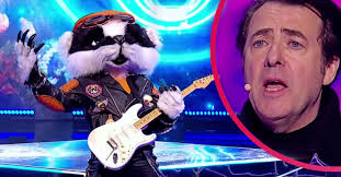 Celebrity detectives @ritaora @wossy @thisisdavina @mothecomedian and host @joeldommett unmasked exclusively on itv hub with @will_njobvu#maskedsingeruk. 86arqpo7rtugbm