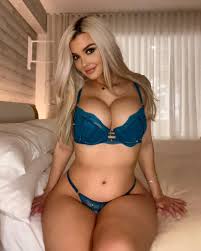 Emily Sears on X: Cant believe Im about to go topless on onlyfans! 🙈  t.coeESQOlRlfG  X
