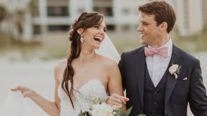 Robert and bindi's mother, terri irwin, also shared a heartwarming post remembering her late husband: Grosste Promi Hochzeiten Des Jahres 2020