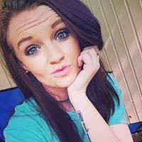 Leann Rogers's Instagram, Twitter & Facebook