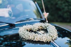 Diy September Euer Hochzeitsauto Wunderschon Selbst Schmucken Hochzeitsauto Autoschmuck Hochzeit Hochzeit Auto