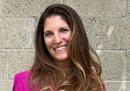 Darla Bowles's Instagram, Twitter & Facebook