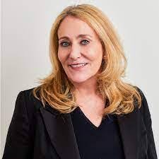 Melissa Schumer's Instagram, Twitter & Facebook