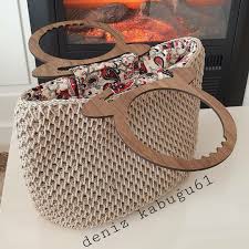 48 adet 180 cm olacak şekilde makrome ipi (ben 3 mm azıcık hafızanızı zorlarsanız siz de kolaylıkla yapabilirsiniz. Makrome Ipi Ile Canta Canta Modelleri Ve Yapilisi Canta Modelleri Canta Tig Isleri