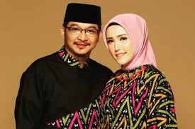 Meski demikian, pasha mengungkapkan bahwa keempat personel ungu lainnya sudah mengetahui proyek terbarunya ini, dan mendukung aksi solo pasha di dunia musik. Lalui Suka Dan Duka Ini Perjalanan Cinta Pasha Ungu Dan Istri