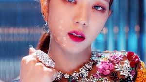 Open and screen for high quality. Earrings Heart Of Jisoo In The Music Video Kill This Love Of Blackpink Spotern