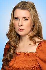 Isabella Peck's Instagram, Twitter & Facebook