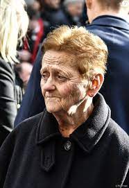Poulidor sees reminders of anquetil rivalry in pinot and bardet however, poulidor's wife, gisèle, has told leparisien.fr that her husband's health has deteriorated in recent days. Gisele Bardet Femme Du Defunt Sorties Des Obseques De Raymond Poulidor En L Eglise De Saint Leonard De Noblat Le 19 Novembre 2019 C Thierry Breton Panora Purepeople