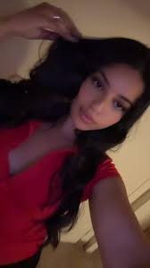 Elle fait des bêtises en cachette