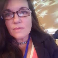 Kari Baxter's Instagram, Twitter & Facebook