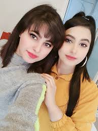 اصدقائنا تابعونا بعد قليل بحلقة جديدة من برنامج رياحين عند الساعة العاشرة  ونصف الصباحا تقديم واعداد نهار ومنار اخراج مجيد السفير الفقرات الخارجية من  اخراج وتصوير ومونتاج ماجد خالد صفحات نهار ومنار