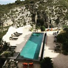 Chambre D Hotes Design En Provence Luberon Et Mont Ventoux Chambre Contemporaine Avec Jacuzzi Espace Bien Etre Hotel Provence Hotel Insolite France Luberon