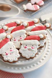 Video How To Decorate Christmas Cookies Simple Designs For Beginners Recette Biscuit De Noel Petit Gateau De Noel Et Biscuit De Noel Facile