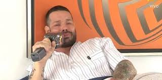 Para quienes les importa la moda caer en boca de los asesores de imagen mariano caprarola o matilda blanco puede ser un dolor de cabeza. Mariano Caprarola Se Quebro Al Relatar Su Complicado Estado De Salud Podria Haberme Quedado Paralitico