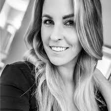 Dara Woods's Instagram, Twitter & Facebook