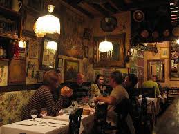 Le Poulbot Unique Restaurants Montmartre Paris