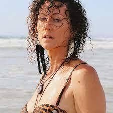 Kara Towner's Instagram, Twitter & Facebook