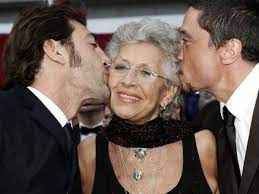 Familia hija de los actores rafael bardem y matilde muñoz sampedro, y hermana del director de cine juan antonio bardem. 6nmdxra2bhm2km