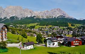 Discover iconic views from our rooftop and get inspired for your next stay at cristallo, a luxury collection resort & spa, cortina d 'ampezzo. Cortina D Ampezzo Appartamenti E Cosa Fare D Estate E D Inverno