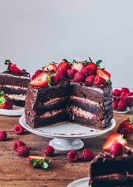 Layer Cake With Raspberries And Strawberries Chocolate Raspberry Cake Raspberry Cake Chocolate Raspberry