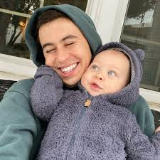 Kaylee Larson (@kayleelarson_)