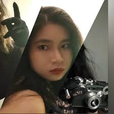 Jessica Stam 在Jean Paul Gaultier 蔚為宗教時尚經典的2007  春夏秀上，她的造型啟發自天主教的垂淚聖母像，一切都這麼渾然天成！好久沒有看到這麼讓人屏息的伸展台系列了。