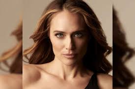 Eli Jane: The Wolf Queen's Backstory Behind the Screen