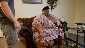 Mz Fluff snacks on her human sofa by Full Weight Productions | Faphouse