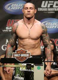 Thiago anderson ramos da silva (breton pronunciation: Thiago Silva Derruba Feijao Num Dos Duelos Mais Quentes Ufc