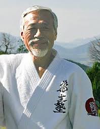 De La Aikido School Of Ueshiba E Instructor En El Aikido Shobukan Aikido Martial Image