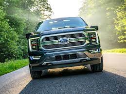 / connectivity going forward certainly has advantages when it comes to vehicle maintenance, remotely troubleshooting problems, and plugging in software updates to improve various systems. 2021 F 150 Ford S New Truck Has Hands Free Driving And Hybrid Options The Verge