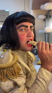 We stay eating here @Shrek The Musical Tour 💅🏻 @@Timmy @Nicholas Hambruch  @Kelly Prendergast @naphtali curry OG credits to @Ball State Theatre and  Dance #shrek #broadway #musicaltheatre #nationaltour ...