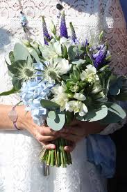 Bouquet De Mariage Bleu De La Fleuriste Vert Anis A Lesneven 29 Finistere Bouquet Bleu Maria Bouquet De Mariage Bleu Bouquet De Mariage Fleurs Mariage