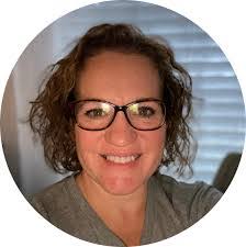 Leanne Burris's Instagram, Twitter & Facebook