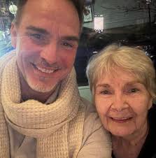 Trick-or-treater preparation near 9th and Bainbridge