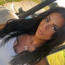 Alyssa Roark's Instagram, Twitter & Facebook