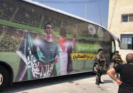 يخوض المنتخب السعودي لكرة القدم، أولي مبارياته ببطولة غرب آسيا، المقامة في العراق، في الفترة من 30 يوليو الجاري وحتى 14 أغسطس القادم. ØµÙˆØ± Ø§Ù„Ù…Ù†ØªØ®Ø¨ Ø§Ù„Ø³Ø¹ÙˆØ¯ÙŠ ÙŠØµÙ„ ÙÙ„Ø³Ø·ÙŠÙ† Ù„Ù…Ù„Ø§Ù‚Ø§Ø© Ø§Ù„ÙØ¯Ø§Ø¦ÙŠ Ø³Ù…Ø§ Ø§Ù„Ø¥Ø®Ø¨Ø§Ø±ÙŠØ©