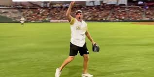 Last night was the battle for vegas, a charity softball game played by professional athletes to raise money for developmental disorders and autism causes. Rqcfiptcuz Ncm