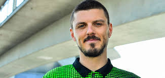 Devin Tracy opens up about his expressive new EP, 'Don't Take it Personal'  [Interview]