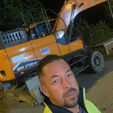 Have a go operating a @rototilt_uk to score at ten pin bowling during The  Awesome Earthmovers Operator Challenge