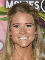 Happy b birthday to Cassidy Gifford (born: August 2, 1993) from Hallmark's  🏵Like Cats & Dogs (2017). 🎊😊🎉💐🎏🎈🪅 🎂🎁 Btw, she's the daughter of  Kathie Lee Gifford, from Hallmark's A Godwink Christmas.