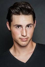 Christopher Doss: фильмы, биография, семья, фильмография — Кинопоиск