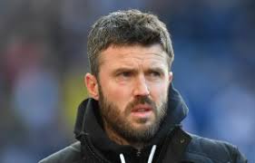 Ryan Giggs' pregnant girlfriend Zara Charles smiles & shows off her baby  bump after heading for lunch with pals