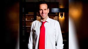 Carlos loret de mola álvarez (born october 17, 1976 in mérida, yucatán) is a mexican journalist.1 he has a bachelor's degree in economics for the instituto tecnológico autónomo de méxico (itam). Loret De Mola Admite Que Cometio Un Error Periodistico