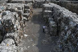 Image result for sampah dijadikan bahan bakar goreng tahu di jawa timur