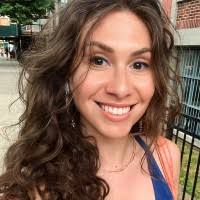 Allie Schachter's Instagram, Twitter & Facebook